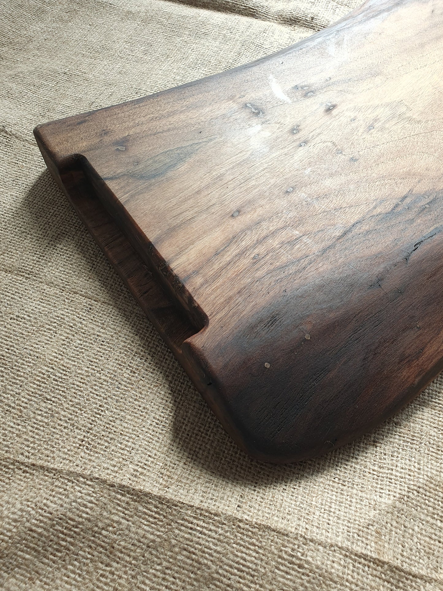 Tocator unicat din lemn de nuc